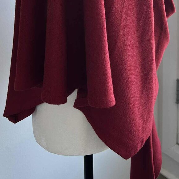 Anne Larochelle Garnet Hooded Knit Cape With Flower Tab Closure – One Size - Picture 8 of 14